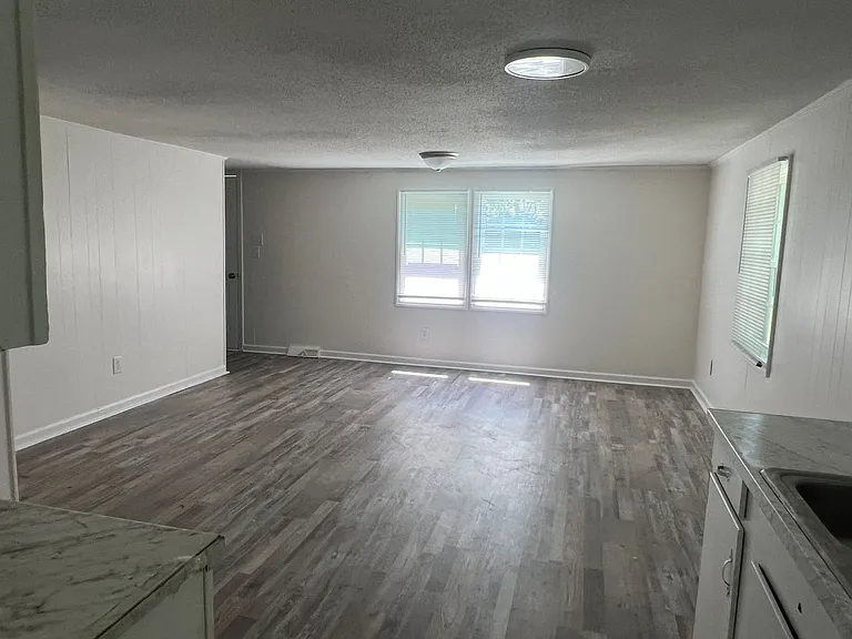 208 Wheeler St — Photo 4