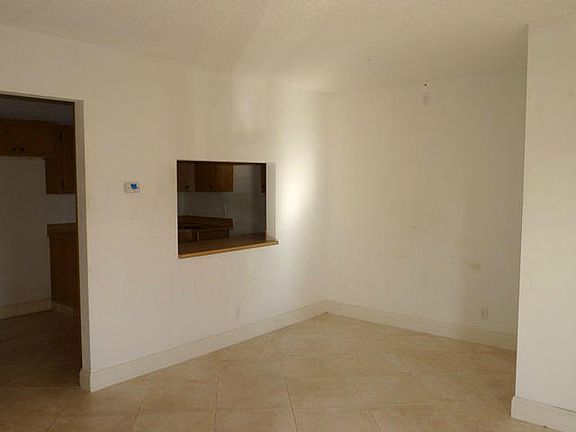 5th image of 826 Sky Pine Way APT C1