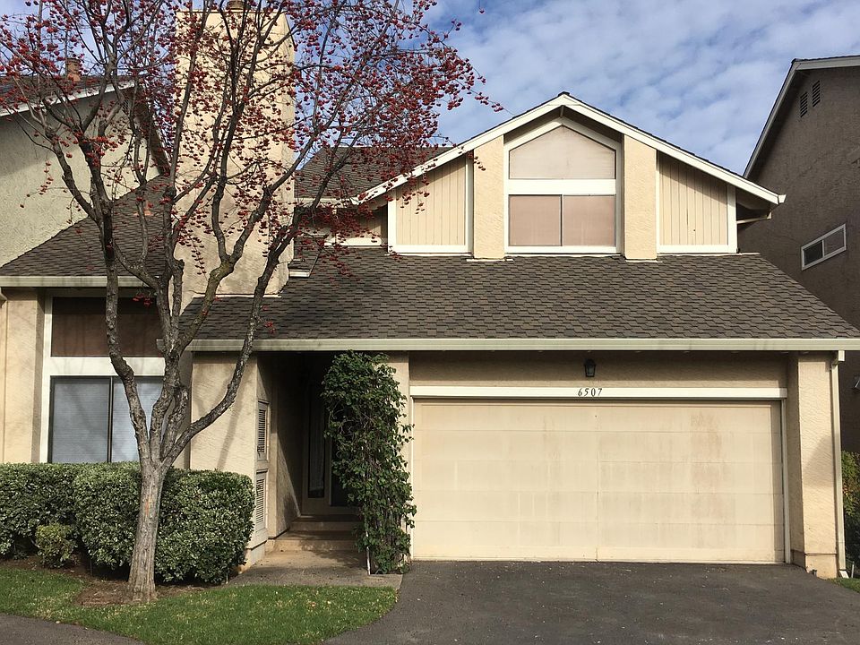 Front of townhome
