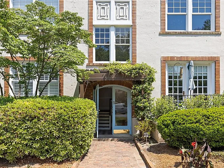 7 Park Ln NE #J — Photo 1
