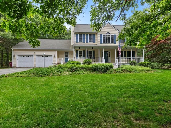 49 Nestlenook Dr, Middleboro, MA 02346