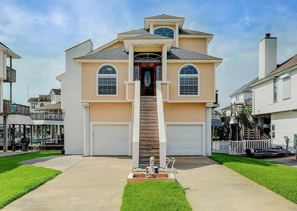929 Tiki Dr, Tiki Island, TX 77554 Zillow