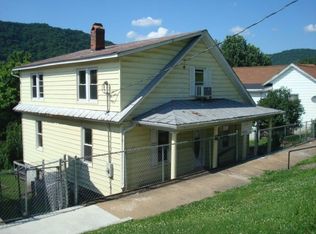 619 Ballengee St, Hinton, WV 25951