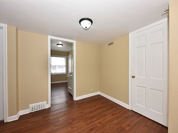 5th image of 4047 N Sherman Blvd #3