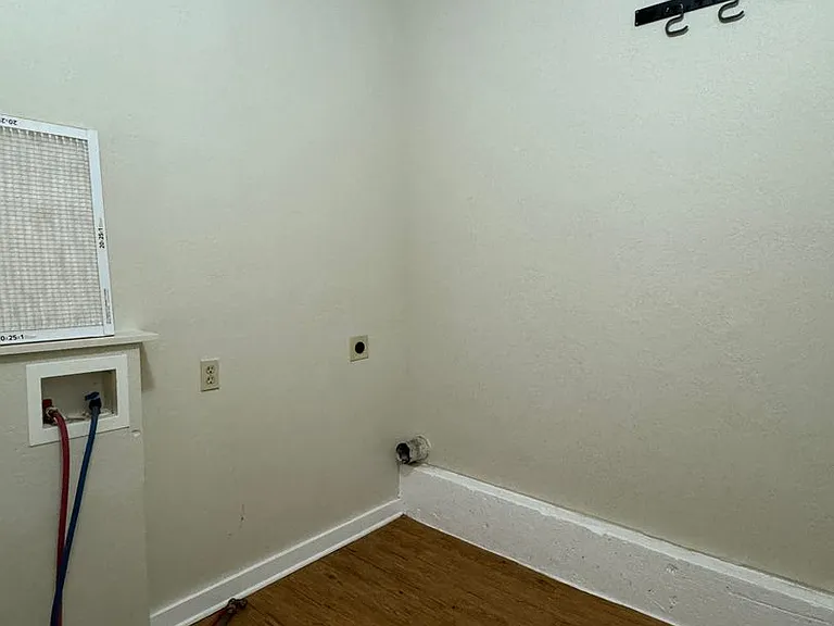 5407 NW Kinyon Ave — Photo 10