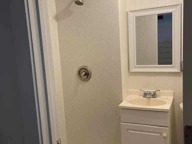 10 N Hutchins St #10 — Photo 4