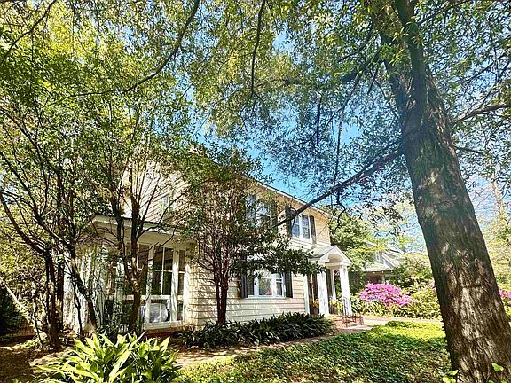 3rd image of 207 Wateree Ave