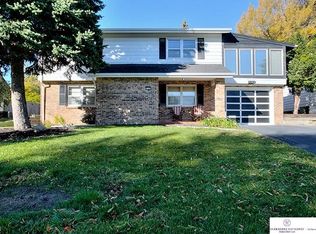 5306 S 75th St, Omaha, NE 68127