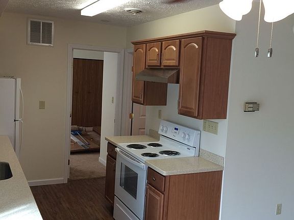 4th image of 916 Stewart St #5782896