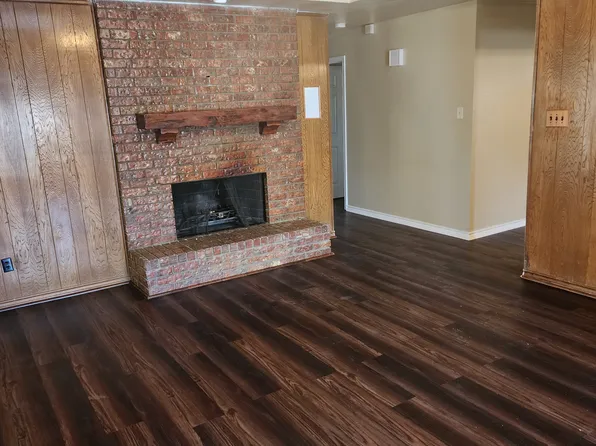 500 Canary Ln, Desoto, TX 75115