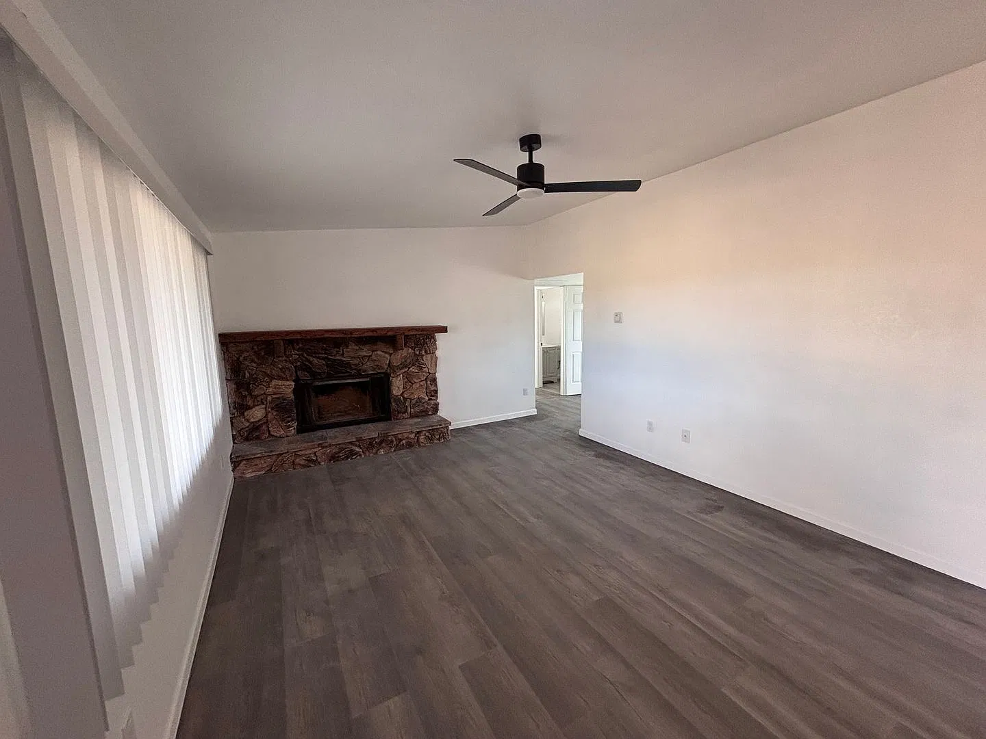 Newly remolded 3 bedroom 2 bathroom house on the mesa — Photo 4