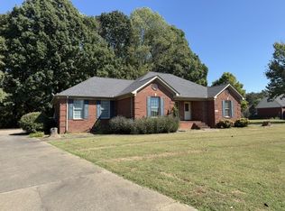 427 Bridlewood Dr, Fayetteville, TN 37334