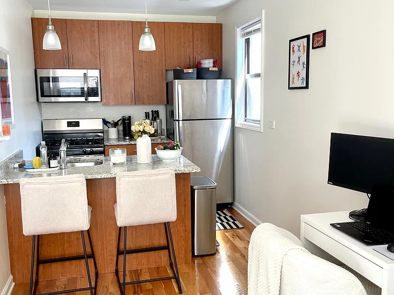 3051 N Racine Ave #2R — Photo 6