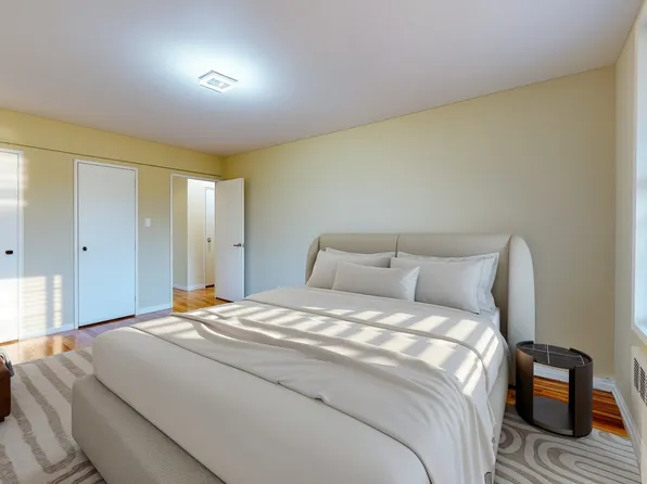 540 Ocean Parkway image 1 of 10