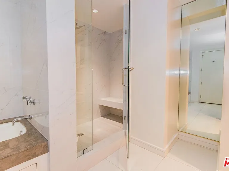 10520 Wilshire Blvd #1004 — Photo 10
