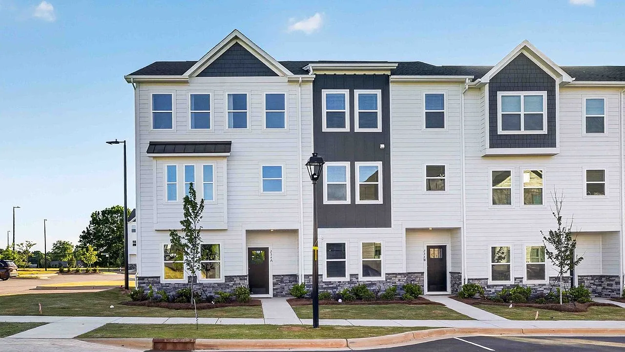 Townes at Lake Norman | New 4-Bed Townhome — Photo 2