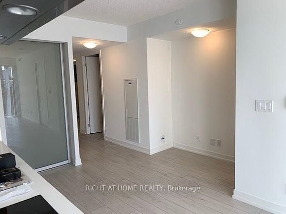 3rd image of 60 Shuter St #907