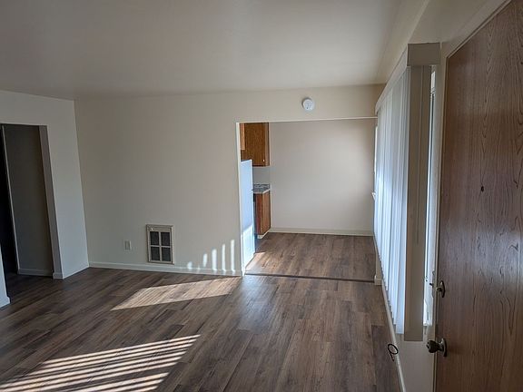 5th image of 144 Belleview Dr #2