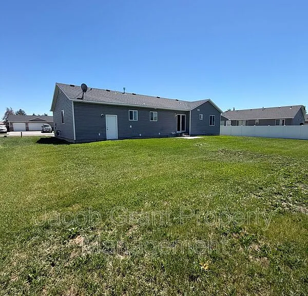 2825 N Sunlight Dr — Photo 15
