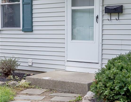 2nd image of 6 Hathorn St