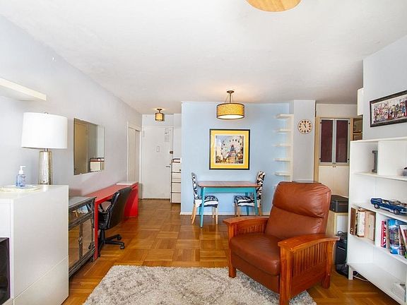 5th image of 166 E 35th St APT 14E