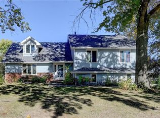 16210 Whispering Winds Rd, Leavenworth, KS 66048