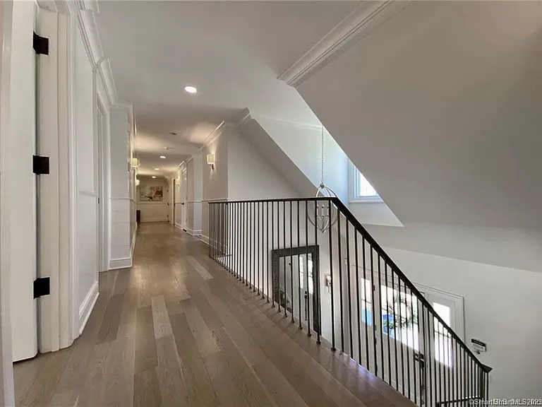 7 Whaling Rd — Photo 12