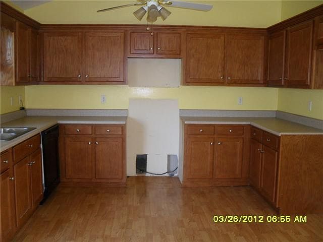 2nd image of 2525 Turf Dr