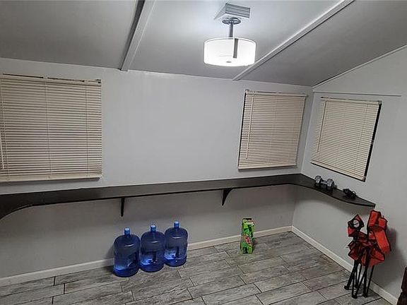 5th image of 3003 Gary Dr