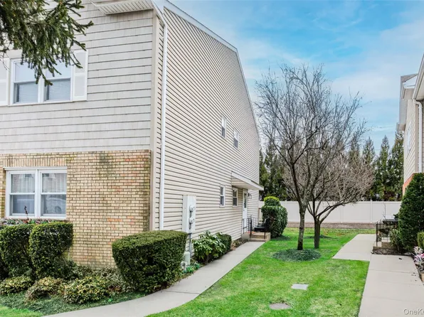 1425 Jerusalem Ave. #7, North Merrick, NY 11565