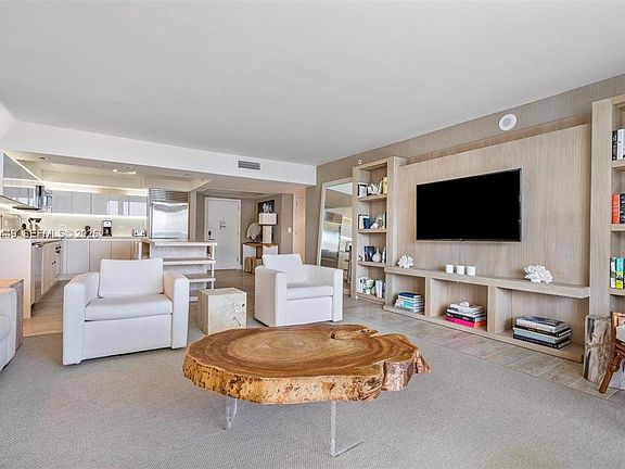 4th image of 102 24th St APT 1520