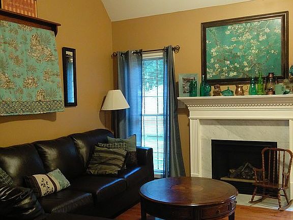 5th image of 228 Courtney Dr