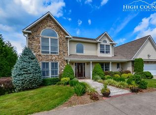 233 Crestmoor Dr, Boone, NC 28607