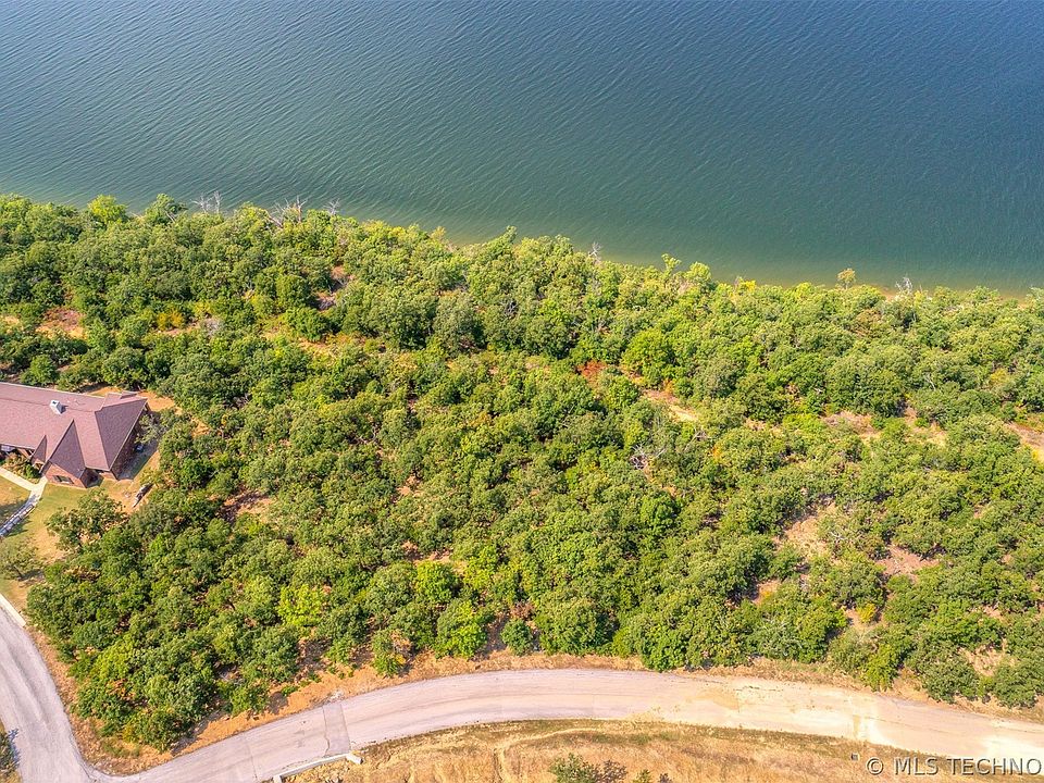 1st image of Shoreline Dr