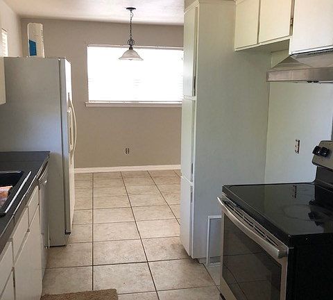 3rd image of 3513 Juanita Ave