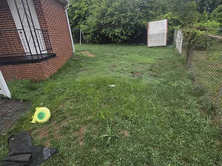 1805 Curry St — Photo 19
