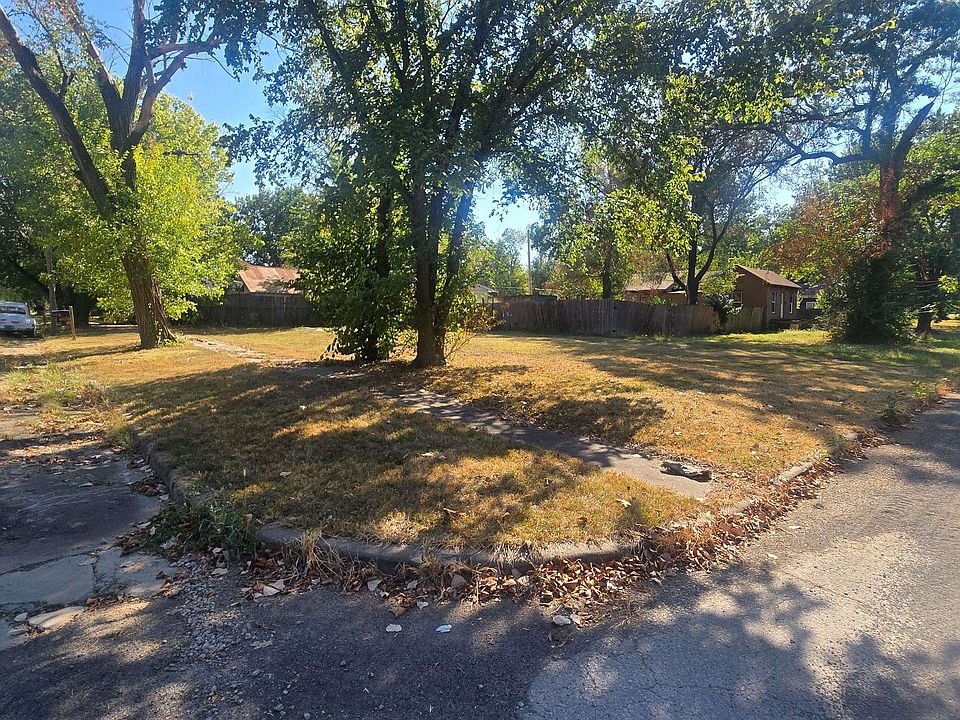 2nd image of 1700 Gabriel Ave