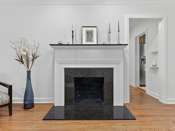 5th image of 1809 E Maxwell St
