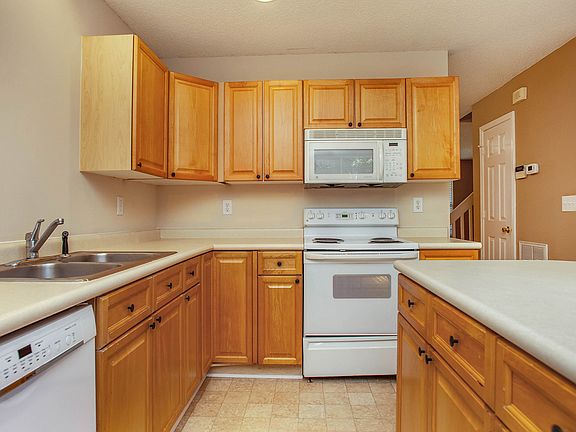 3rd image of 5722 Cougar Ln