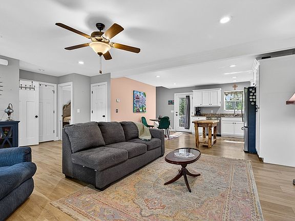 5th image of 355 Estate Dr