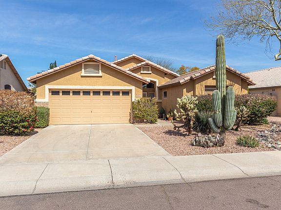 3rd image of 8414 W Paradise Dr