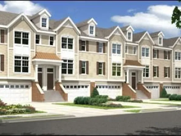 425 N Commerce St, Aurora, IL 60504