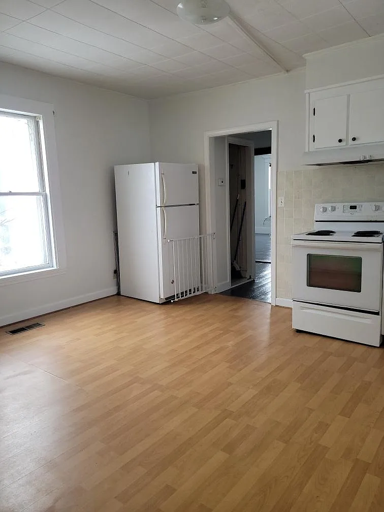420 Middle St — Photo 4