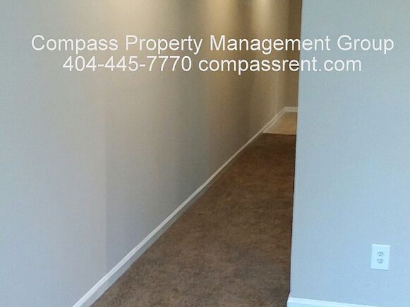 Living room hall to kitchen