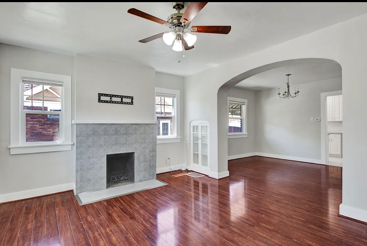 2 bed, 1600 sqft, $2,200 — Photo 1