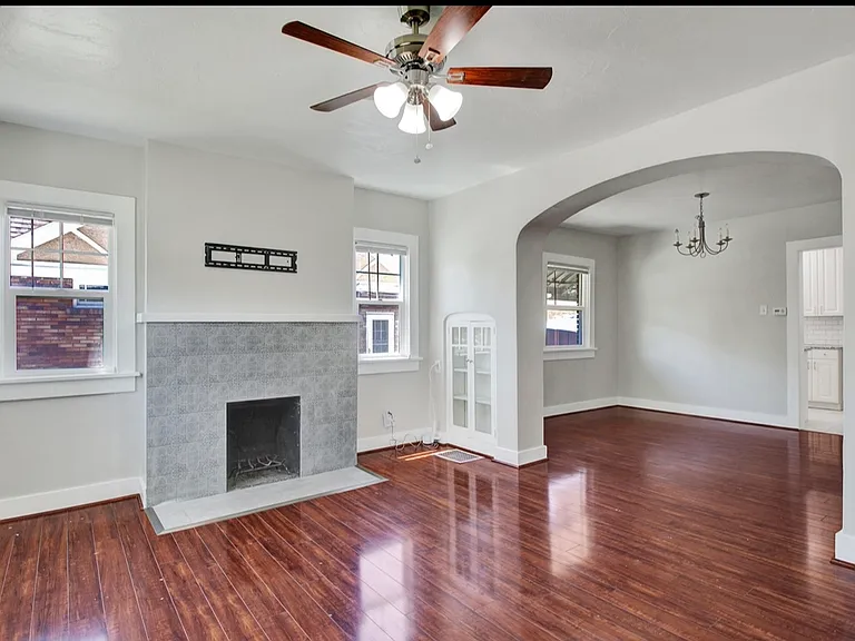 852 S Roberta St — Photo 1