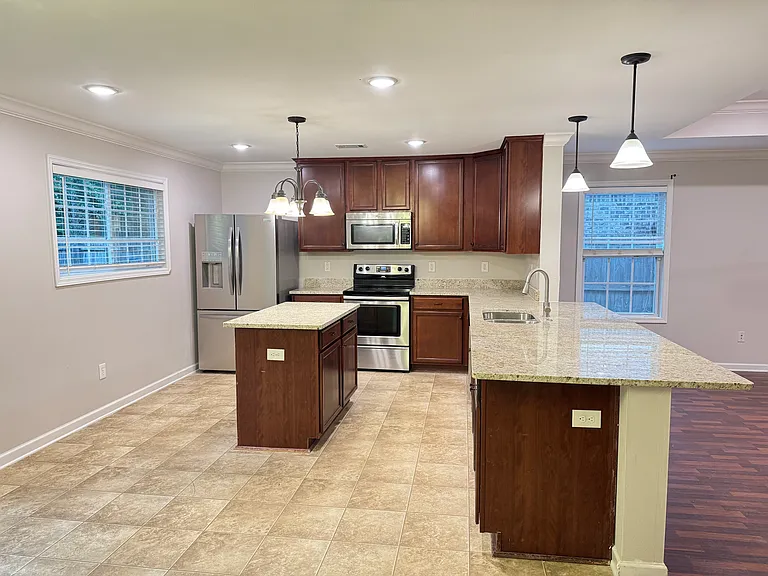 205 Laramie Cir NW — Photo 4