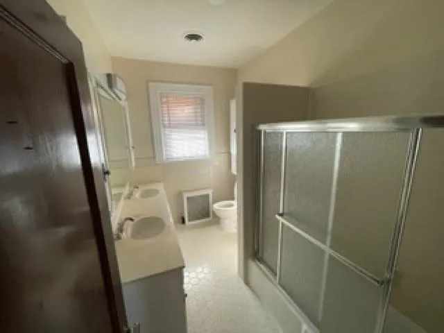 1676 S Parkway E — Photo 9