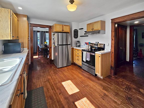 4th image of 286 Thrall Avenue