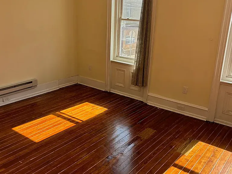 4742 Richmond St #2 — Photo 12